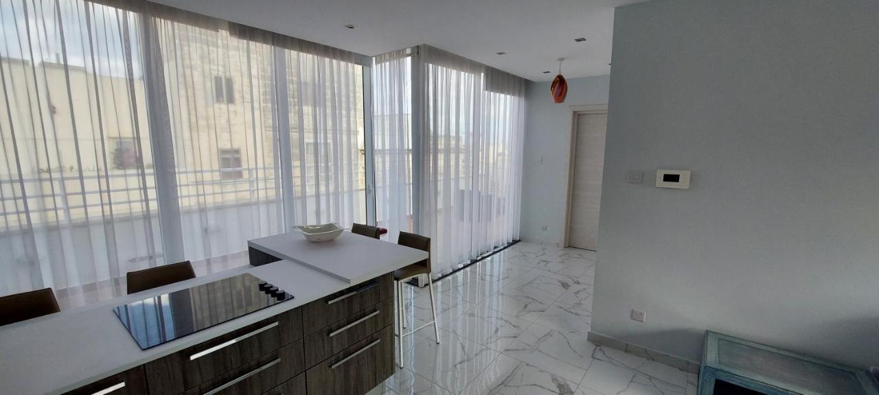 Charming Central Townhouse In Sliema By Assetflow Pro Apartment Exterior photo